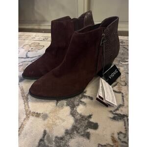 Vionic NWT brown Ankle Boots